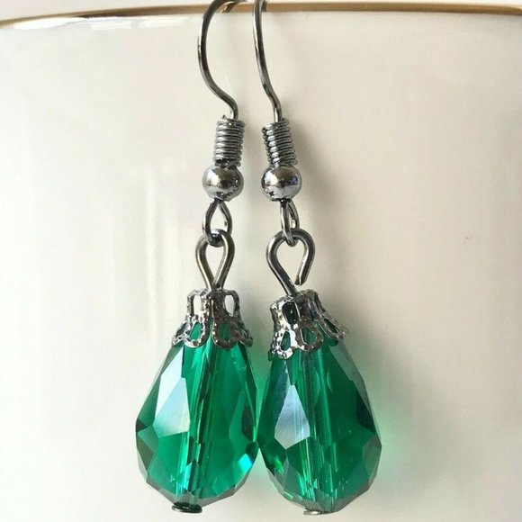 Emerald Green Glass Bead Earrings Teardrop Vintage Baroque Style Silver Plated - Picture 2 of 11